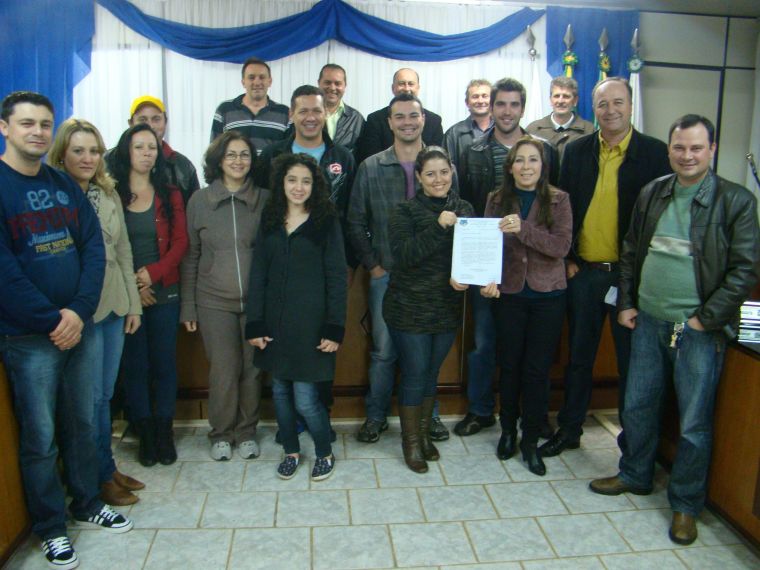 Em Sessão Extraordinária vereadores aprovam 04 Projetos de Lei.