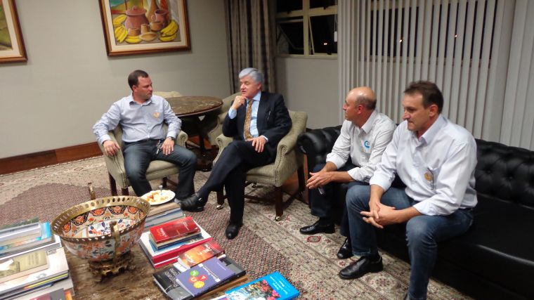 Veradores Aldemar Becker e Marivaldo Caprini em audiência com Valdir Rossoni presidente da ALEP.