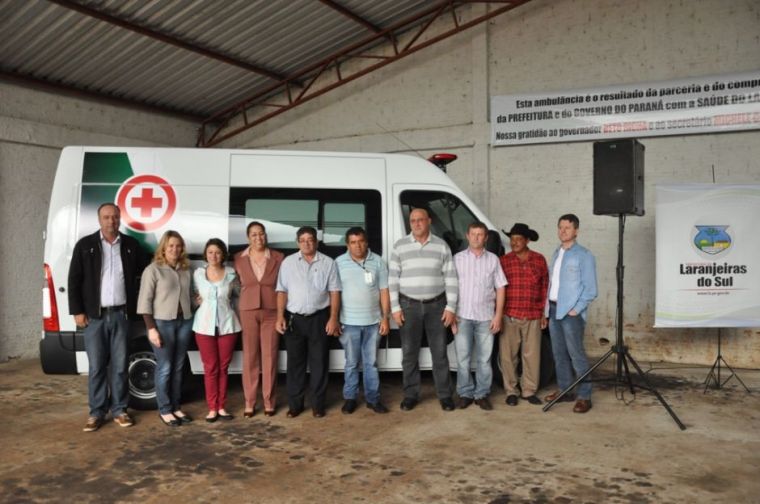 Vereadores participam de entrega de uma nova ambulância para Laranjeiras do Sul