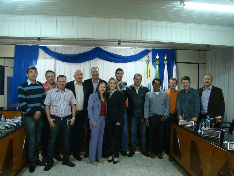 Vereadores aprovam projeto Autoriza o Poder Executivo Municipal a Contratar Operação de Crédito com a Agência de Fomento do Paraná S.A.,com o limite de até R$5.000.000,00 (cinco milhões de reais).
