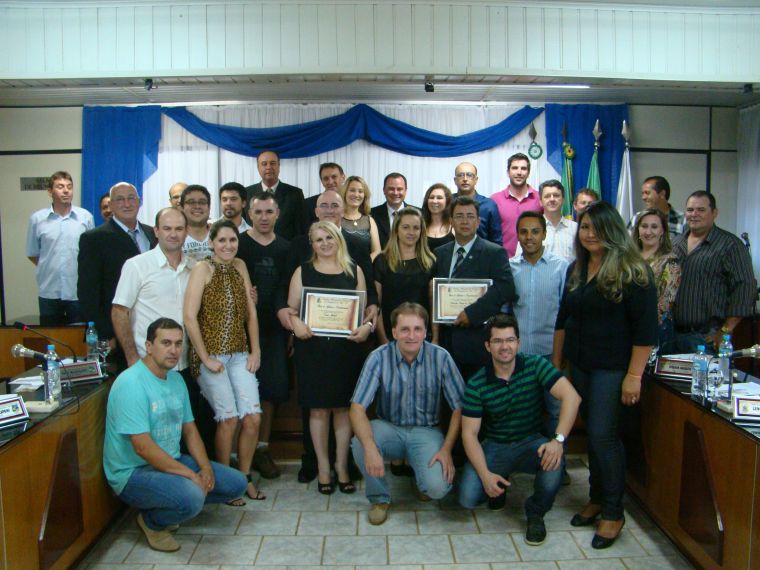Entrega de Moções emocionam e marcam a última Sessão Ordinária de 2013.