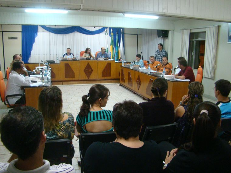 Sessão dos vereadores e prestigiada por professores da rede municipal de LS