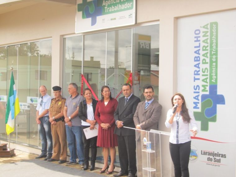 Vereadores participam da reinauguração da Agência do trabalhador