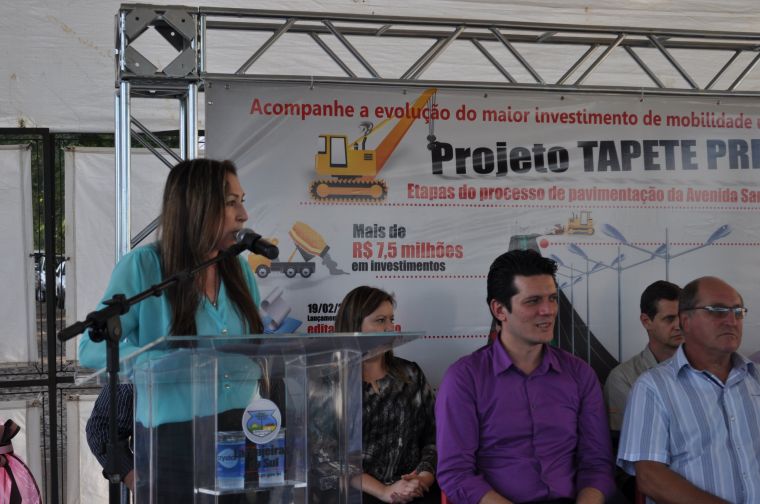 Vereadores participam da entrega de ordem de serviço para o inicio de quatro obras importantes no município