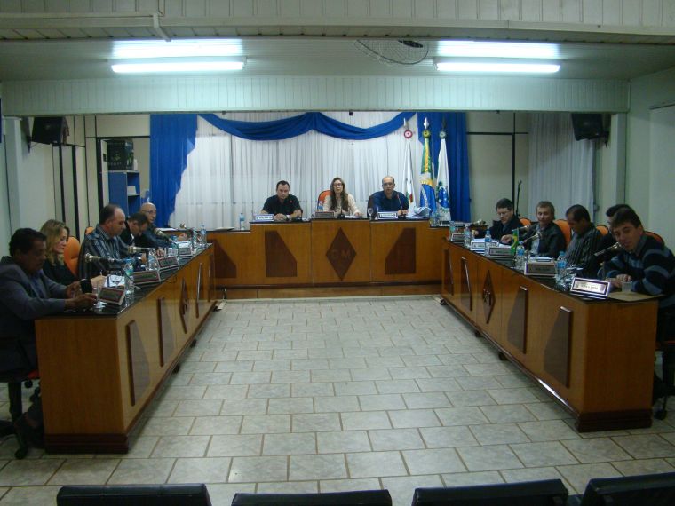 Câmara de Vereadores aprova contas do exercício financeiro de 2011 Do ex-prefeito Berto Silva
