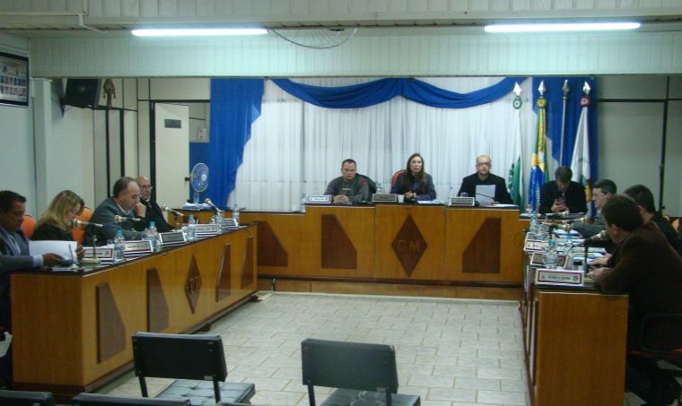 Vereadores começam analisar projeto que visa a implantação do REFILS 2014 em Laranjeiras do Sul