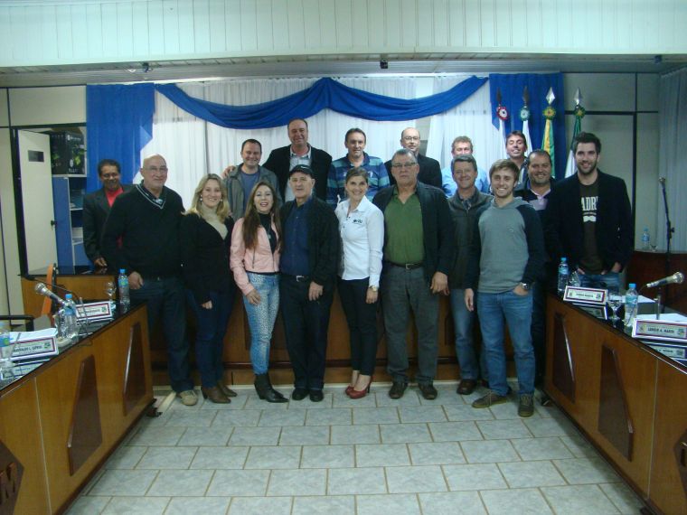Durante reunião, vereadores recebem representantes do Observatório Social de Laranjeiras do Sul