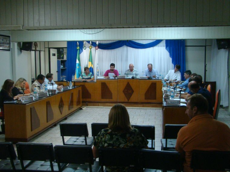 VEREADORES SE REÚNEM NA NOITE DE HOJE(24) EM SESSÃO EXTRAORDINÁRIA PARA DISCUSSÃO DE QUATRO PROJETOS DE LEIS