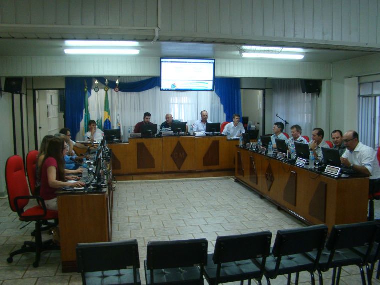 Câmara aprova projeto que oportuniza realização gratuita de testes visuais e auditivos na rede pública municipal