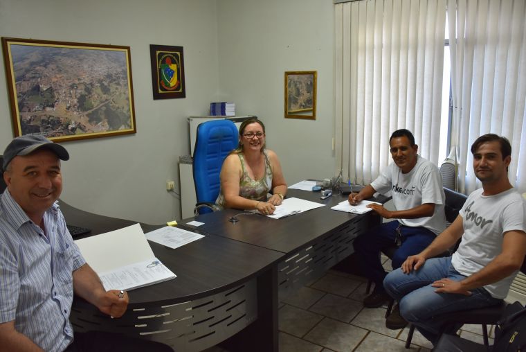 Reuniram se na tarde desta quarta-feira 08 os vereadores membros da Comissão de Constituição e Justiça