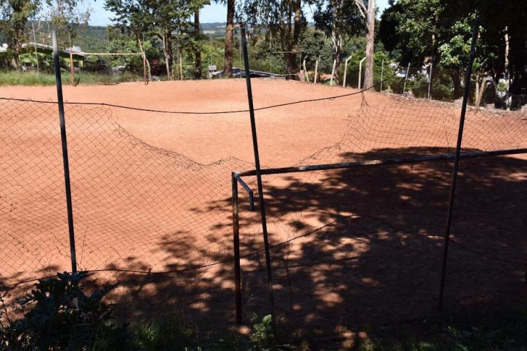 Prof. Anderson solicita melhorias no Centro Esportivo Água Verde