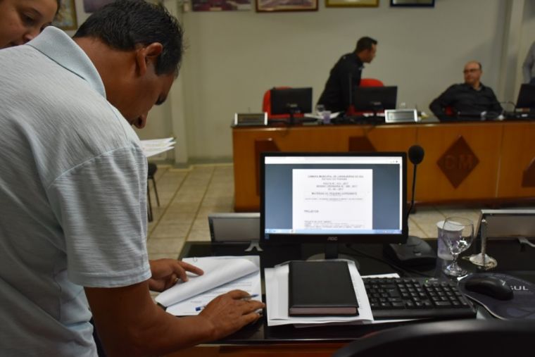 Vereador Valmir “Sete” pede redutores de velocidade para Laranjeiras