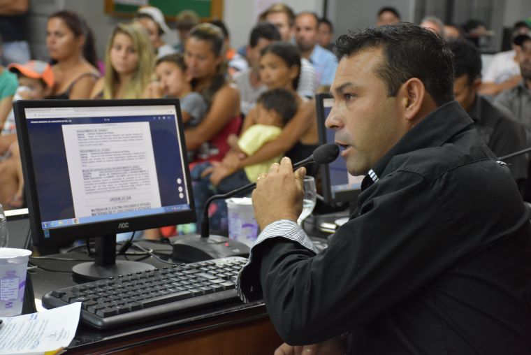 Marcio dos Alexandre solicita campo de futebol suíço para região do CAIC