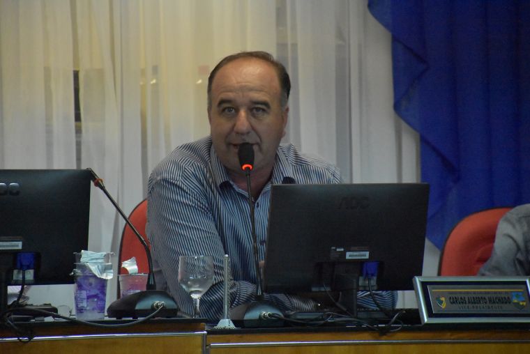 Carlos Machado Magrão solicita limpeza de bueiro na Otaviano do Amaral