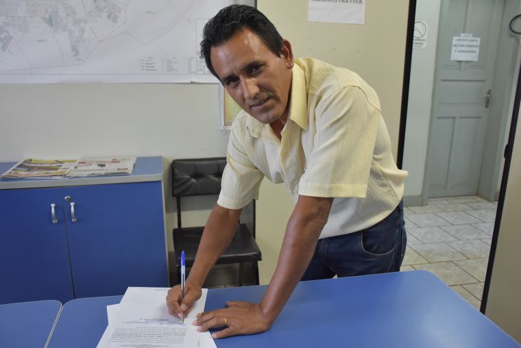 Valmir Sete reivindica placas de sinalização em trecho próximo a Capela Mortuária