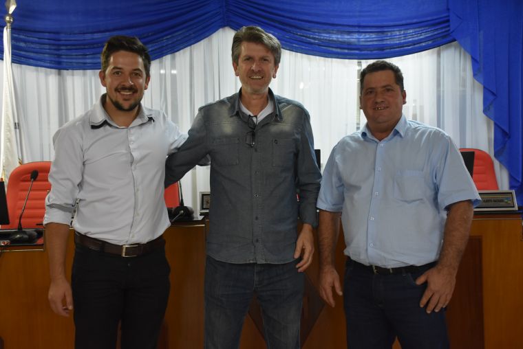 Vereadores de Cantagalo visitam Câmara de Laranjeiras