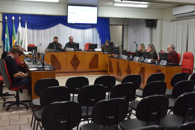 Câmara de Laranjeiras realiza sessão ordinária 021/17