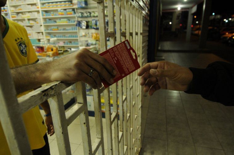Vereadores solicitam que prefeitura regularize farmácia 24 horas em Laranjeiras