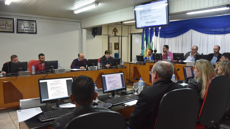 Câmara de Laranjeiras realiza sessão ordinária 034/17