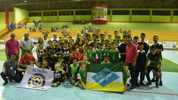 Valmir Sete e Alex Schroeder prestigiam Copa Rubro-Negra de Futsal