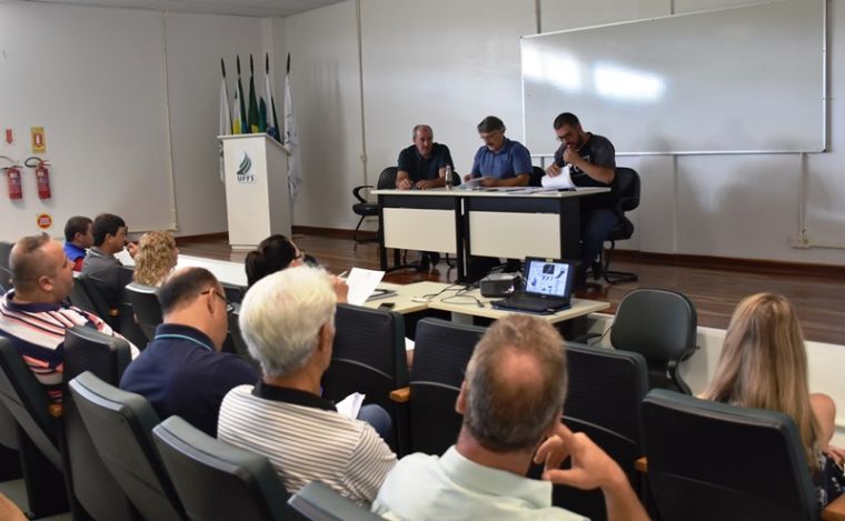 Becker e Gurtat representam Legislativo Municipal na reunião do Comuttram