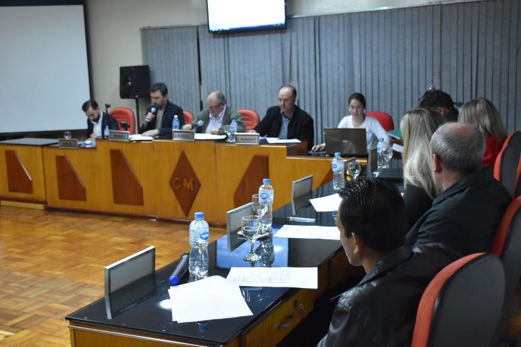Câmara de Laranjeiras realiza sessão ordinária 014/2018