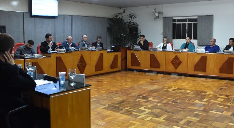 Câmara de Laranjeiras realiza sessão ordinária 015/18