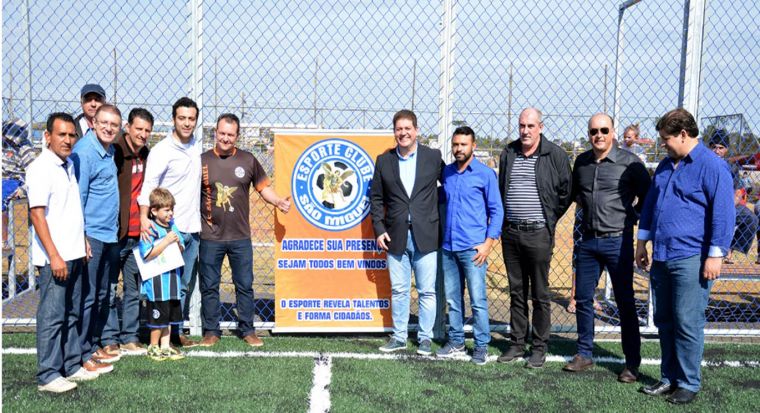 Vereadores prestigiam inauguração de mini-arena da Vila São Miguel