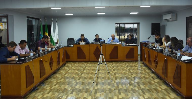 Câmara aprova requerimento de urgência para reposição salarial de servidores municipais