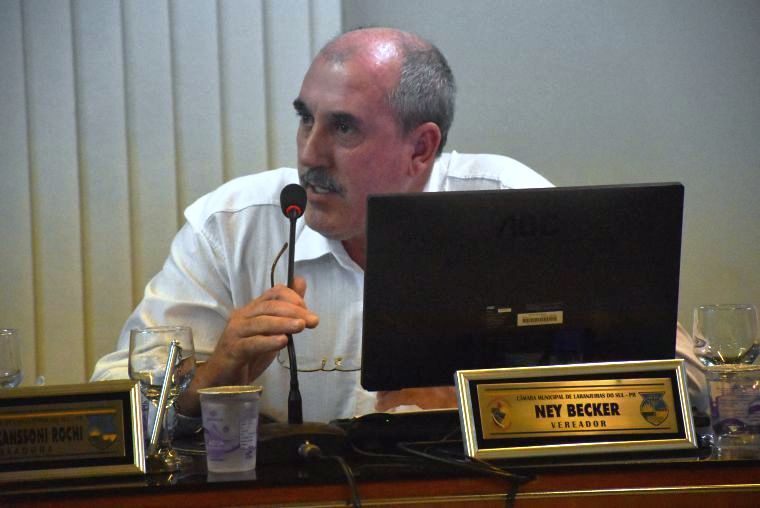 Vereador Ney Becker apresenta ofícios de educação e de iluminação pública