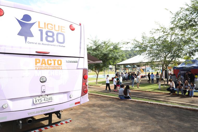Valdivino de Oliveira representa o legislativo municipal nas ações do Ônibus Lilás