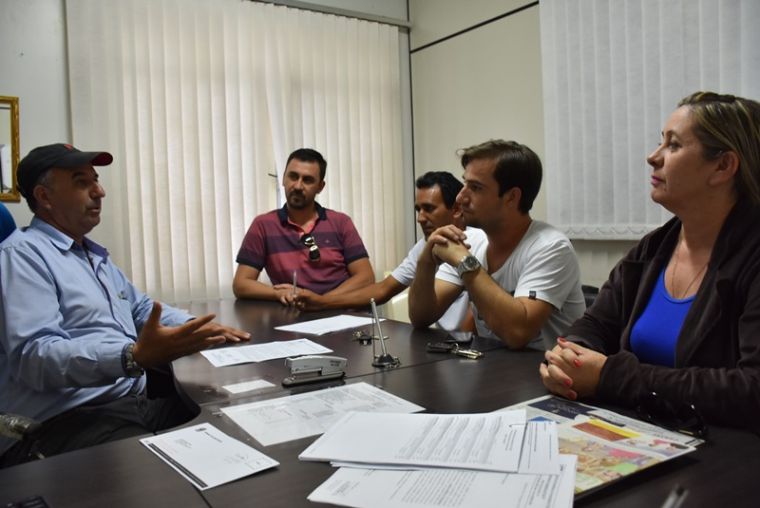 Comissões permanentes reúnem-se na Câmara de Laranjeiras