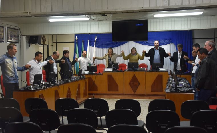 Câmara presta homenagem aos laranjeirenses vítimas de acidente em SC