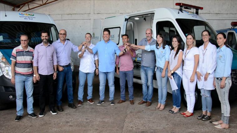 Vereadores prestigiam entrega de veículos para a Secretaria de Saúde