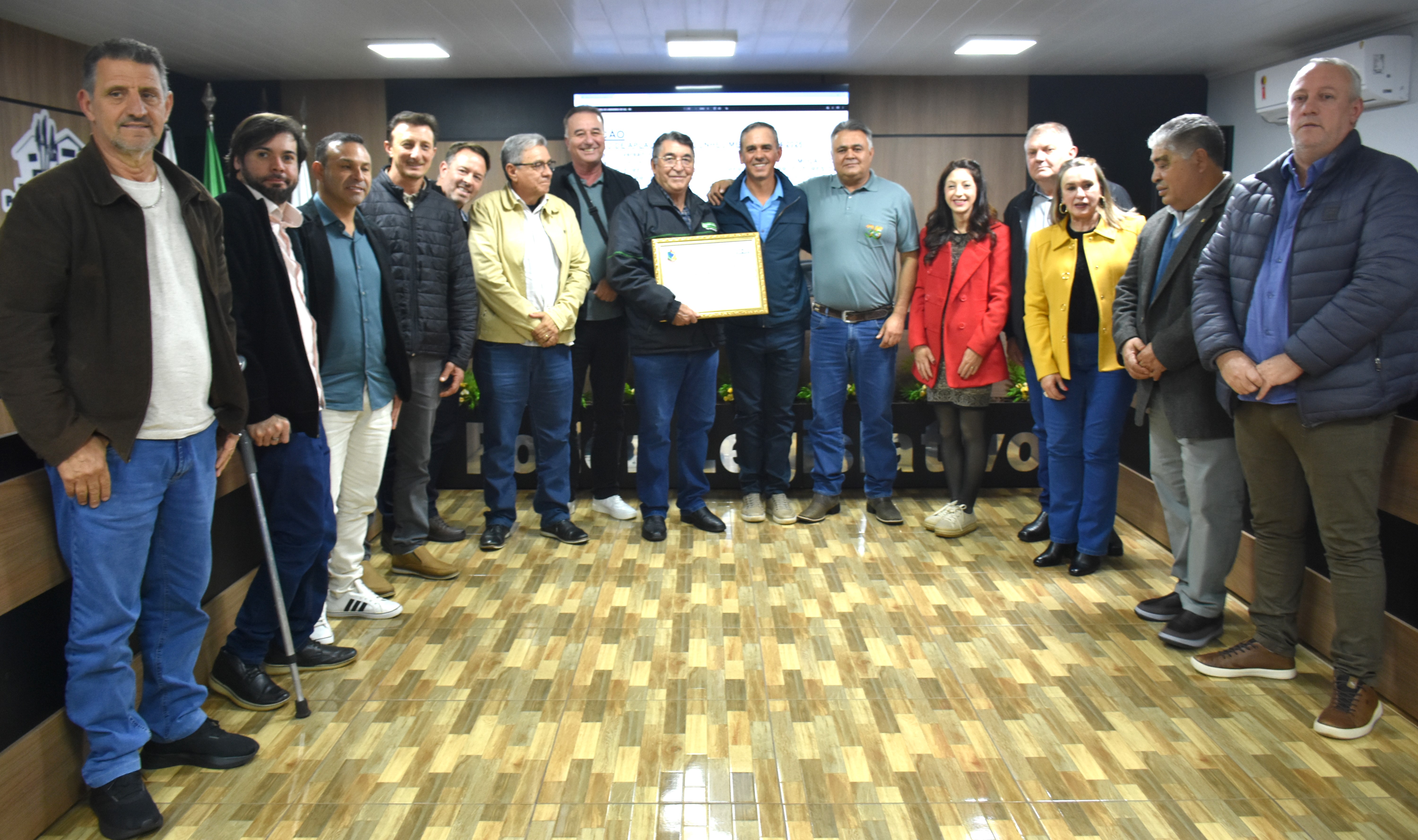 Câmara homenageia Coprossel com Moção de Aplausos pelos seus 35 anos de história em Laranjeiras do Sul