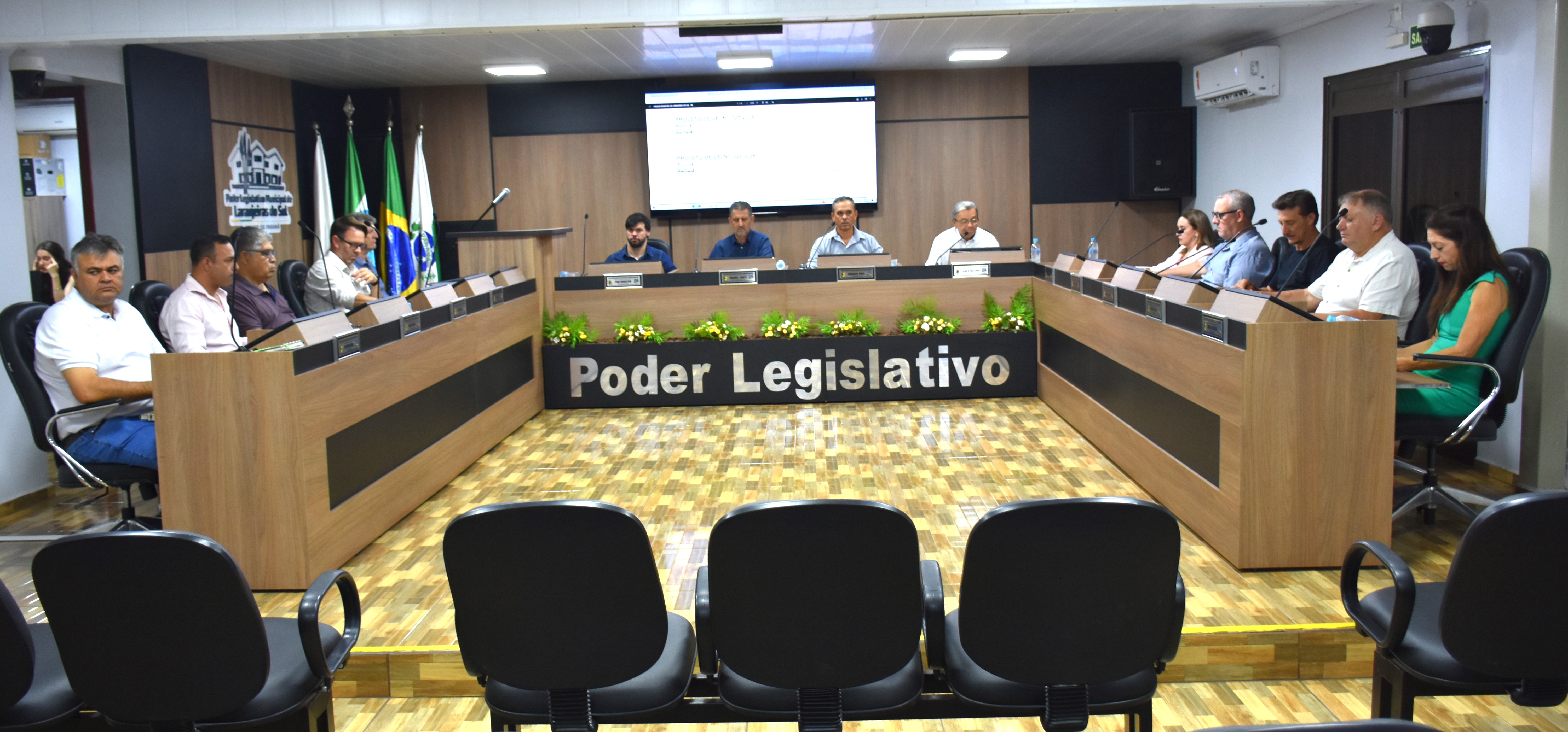Câmara aprova LDO para 2027 e recebe novos projetos do Executivo na 31ª Sessão Ordinária