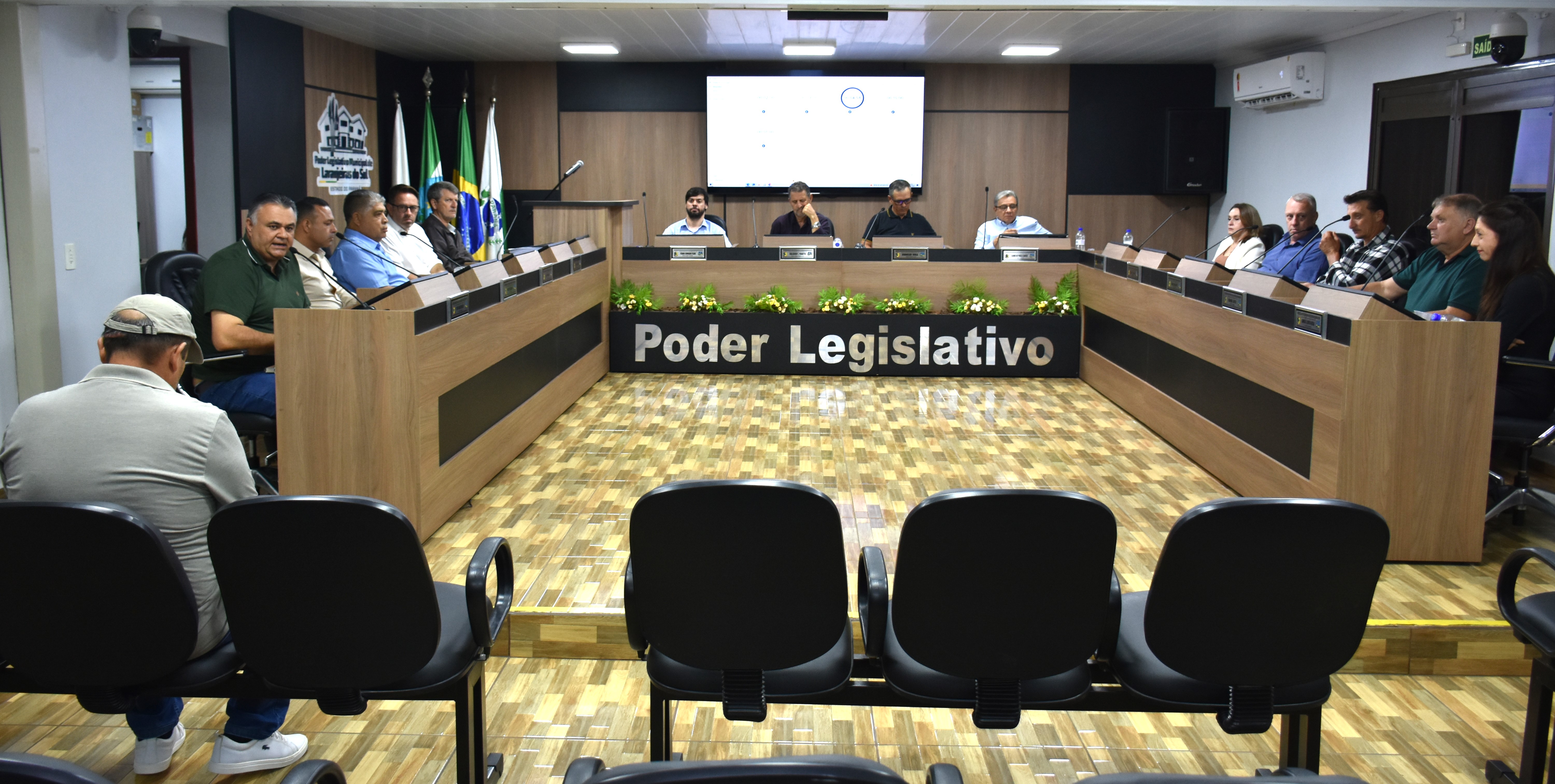 32ª Sessão Ordinária: Aprovados projetos de assistência domiciliar e utilidade pública em Laranjeiras do Sul