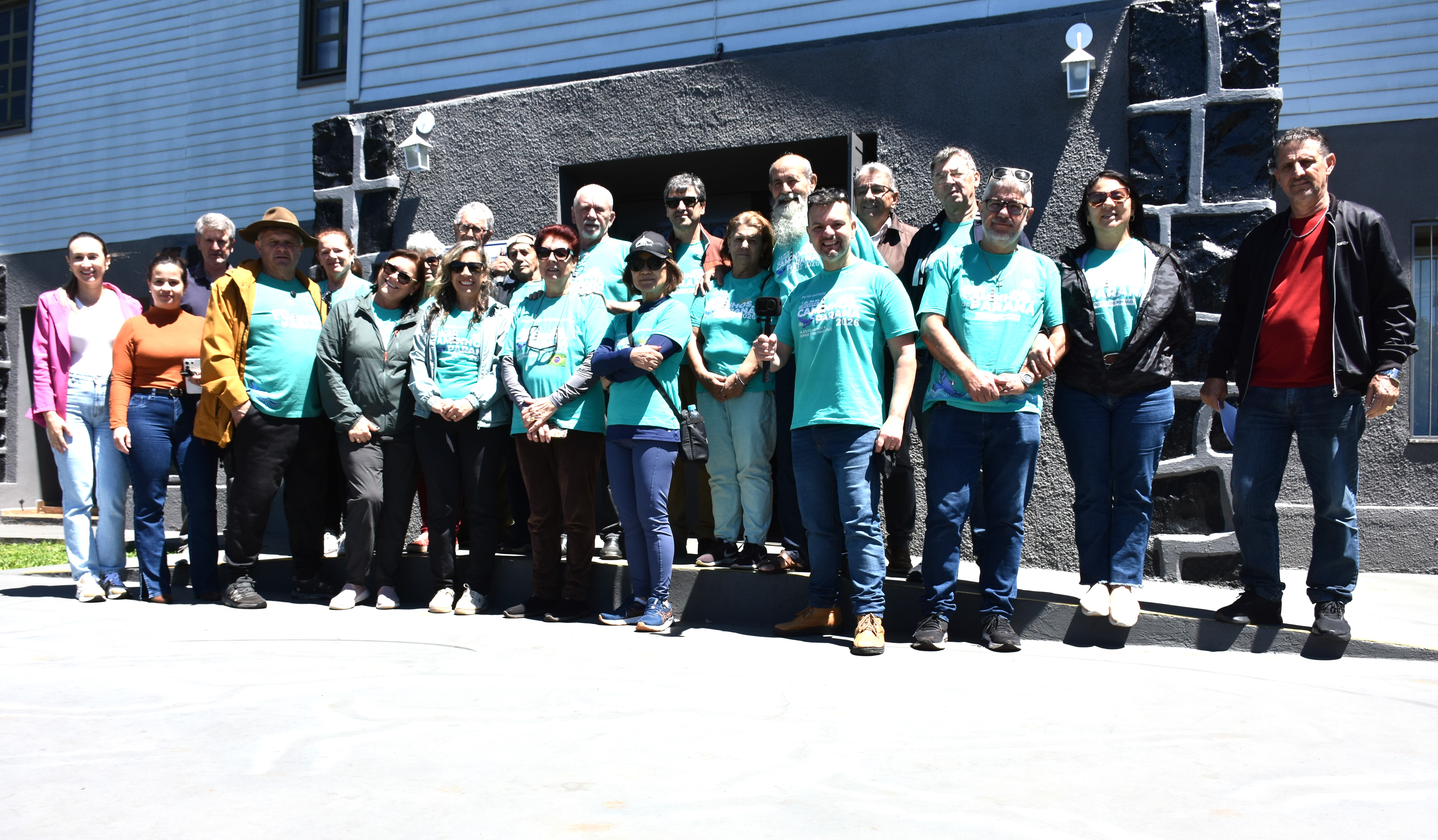 Caravana de trailers e motorhomes visita Câmara de Vereadores e movimenta Laranjeiras do Sul